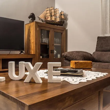 Cosy House In With Mountain View *