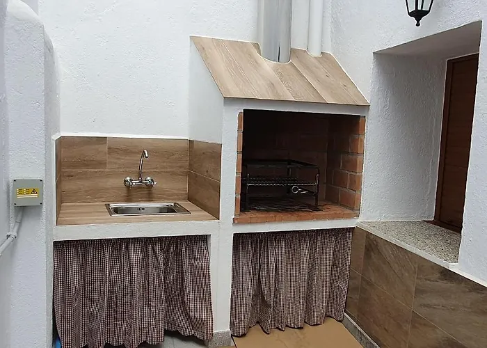 Cosy House In With Mountain View