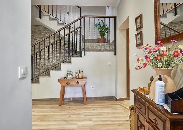 Cosy House In With Mountain View *