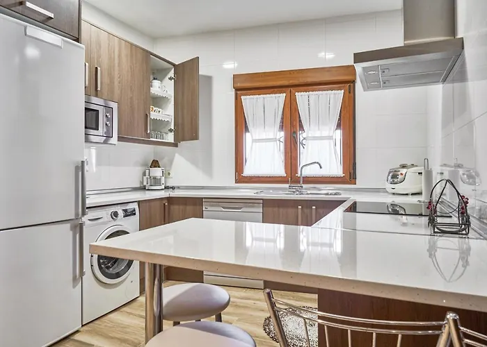 Cosy House In With Mountain View