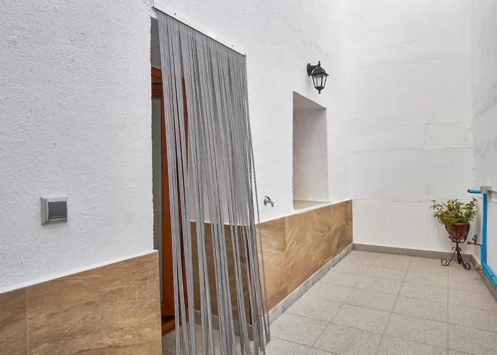 Cosy House In With Mountain View