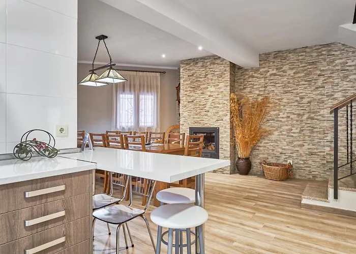 Cosy House In With Mountain View 펜션 *