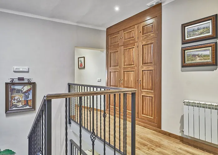 Cosy House In With Mountain View 펜션 *